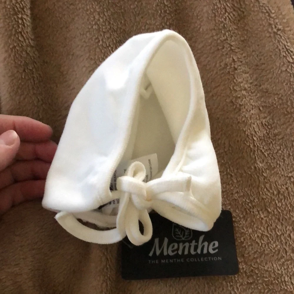The Menthe Collection off-white velour baby bonnet NWT